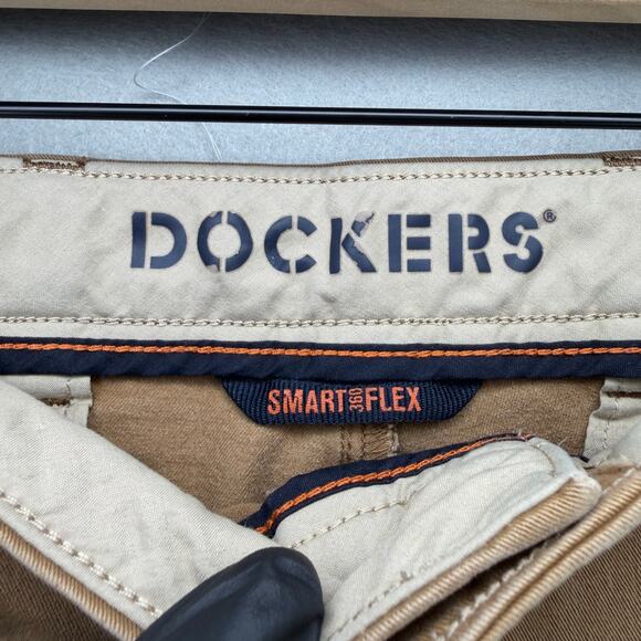 Dockers Men’s SmartFlex Khaki Chino Pants Size 38x34 Tan Casual Comfort - Picture 8 of 16